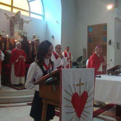 16 septembrie: Dărmăneşti: Administrarea sfântului Mir