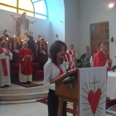 16 septembrie: Dărmăneşti: Administrarea sfântului Mir