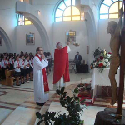 16 septembrie: Dărmăneşti: Administrarea sfântului Mir