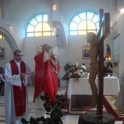 16 septembrie: Dărmăneşti: Administrarea sfântului Mir