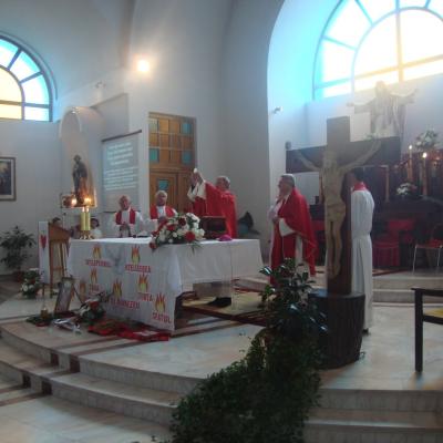 16 septembrie: Dărmăneşti: Administrarea sfântului Mir