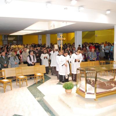 23 septembrie: Oneşti: Profesiune simplă în Ordinul Fraţilor Minori Capucini