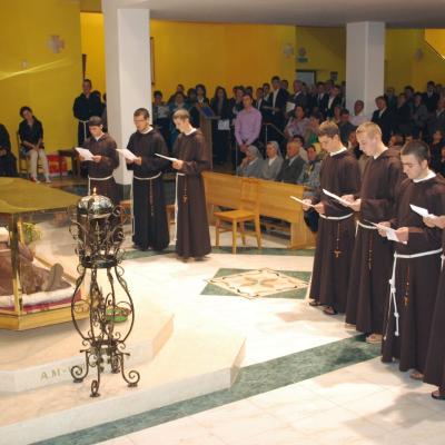 23 septembrie: Oneşti: Profesiune simplă în Ordinul Fraţilor Minori Capucini