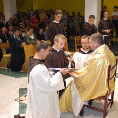 23 septembrie: Oneşti: Profesiune simplă în Ordinul Fraţilor Minori Capucini