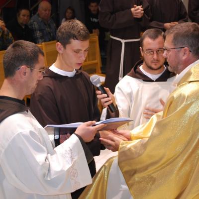 23 septembrie: Oneşti: Profesiune simplă în Ordinul Fraţilor Minori Capucini