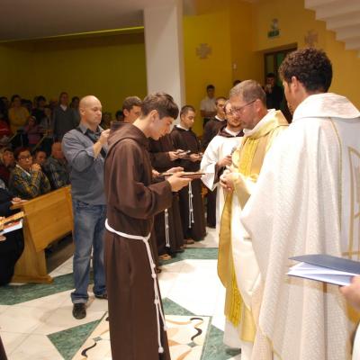 23 septembrie: Oneşti: Profesiune simplă în Ordinul Fraţilor Minori Capucini