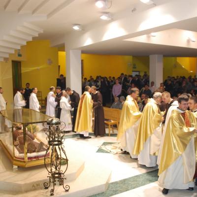 23 septembrie: Oneşti: Profesiune simplă în Ordinul Fraţilor Minori Capucini