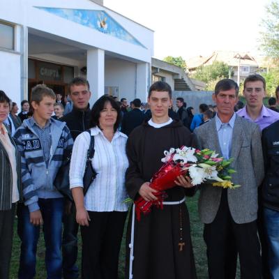 23 septembrie: Oneşti: Profesiune simplă în Ordinul Fraţilor Minori Capucini