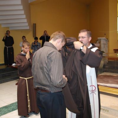 23 septembrie: Oneşti: Profesiune simplă în Ordinul Fraţilor Minori Capucini