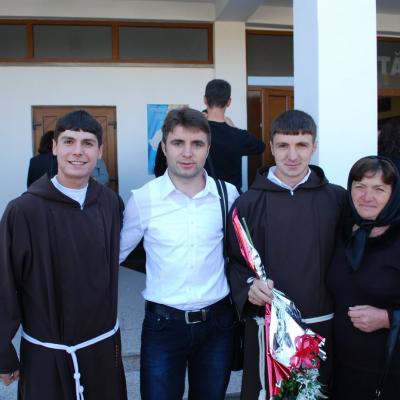 23 septembrie: Oneşti: Profesiune simplă în Ordinul Fraţilor Minori Capucini