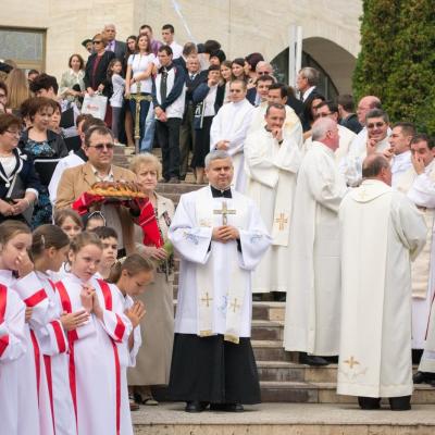 30 septembrie: Iaşi "Sfânta Tereza": Consacrarea altarului, sfinţirea bisericii şi hramul