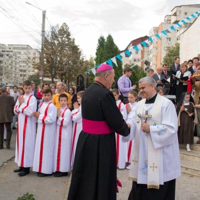 30 septembrie: Iaşi "Sfânta Tereza": Consacrarea altarului, sfinţirea bisericii şi hramul