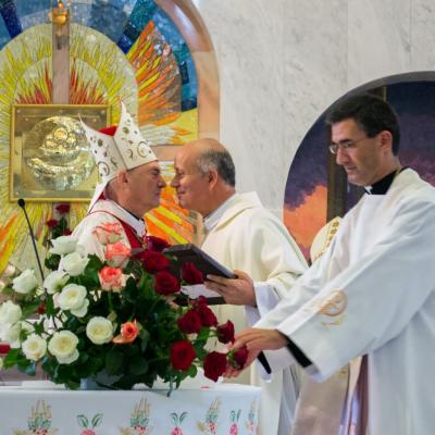 30 septembrie: Iaşi "Sfânta Tereza": Consacrarea altarului, sfinţirea bisericii şi hramul