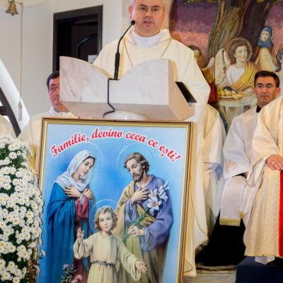 30 septembrie: Iaşi "Sfânta Tereza": Consacrarea altarului, sfinţirea bisericii şi hramul