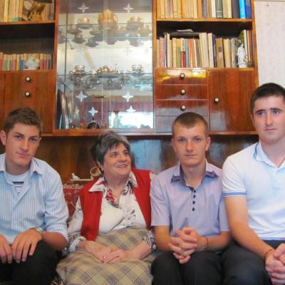 30 septembrie: Bacău: Proiectul We Can Do It la Colegiul Naţional Catolic "Sfântul Iosif"