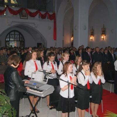 30 septembrie: Cacica: Administrarea Mirului la sanctuarul marian