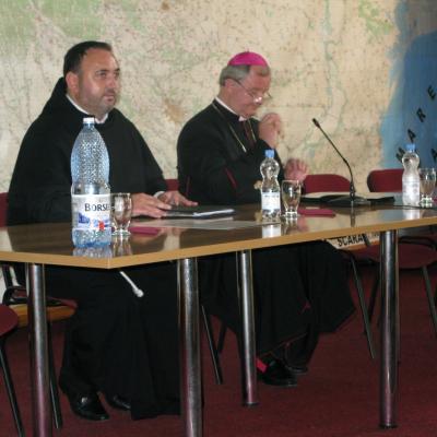 2 octombrie: Roman: Simpozion "Ştiinţa credinţei şi exigenţele raţiunii filozofice"