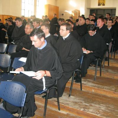 2 octombrie: Roman: Simpozion "Ştiinţa credinţei şi exigenţele raţiunii filozofice"
