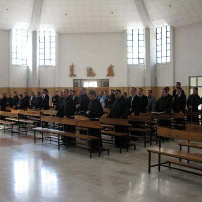 2 octombrie: Roman: Simpozion "Ştiinţa credinţei şi exigenţele raţiunii filozofice"