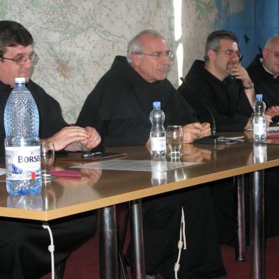 2 octombrie: Roman: Simpozion "Ştiinţa credinţei şi exigenţele raţiunii filozofice"