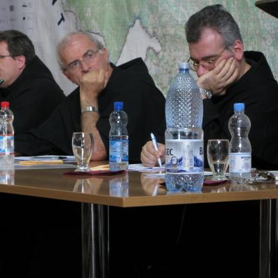 2 octombrie: Roman: Simpozion "Ştiinţa credinţei şi exigenţele raţiunii filozofice"