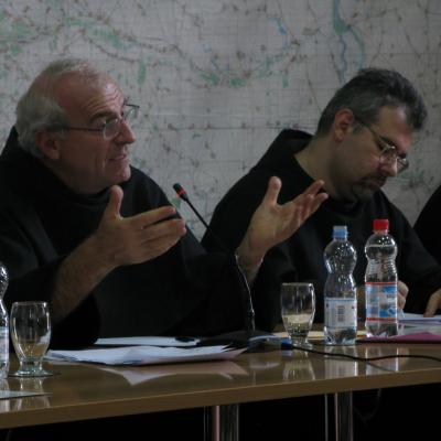 2 octombrie: Roman: Simpozion "Ştiinţa credinţei şi exigenţele raţiunii filozofice"