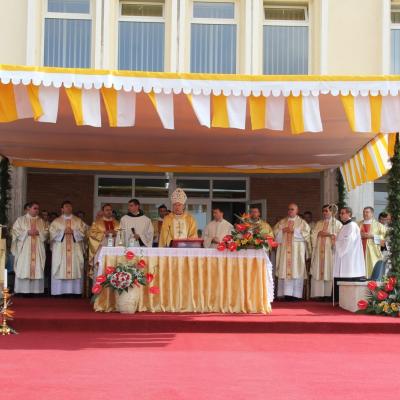 4 octombrie: Roman: Sfinţire de diaconi la Institutul Teologic Romano-Catolic Franciscan