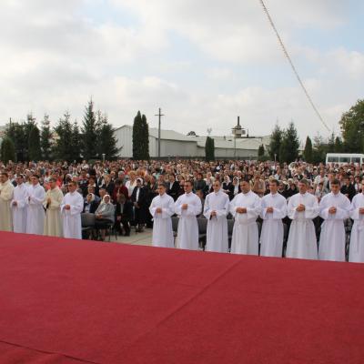 4 octombrie: Roman: Sfinţire de diaconi la Institutul Teologic Romano-Catolic Franciscan