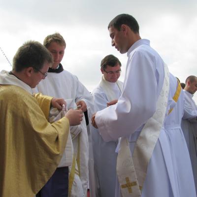 4 octombrie: Roman: Sfinţire de diaconi la Institutul Teologic Romano-Catolic Franciscan