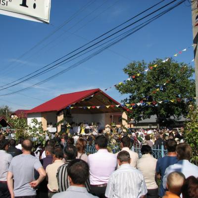 7 octombrie: Cleja: Hramul comunităţii "Sfântul Francisc de Assisi"