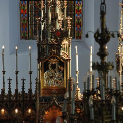 7 octombrie: Cacica: Pelerinajul persoanelor consacrate la sanctuarul Maicii Domnului (II)