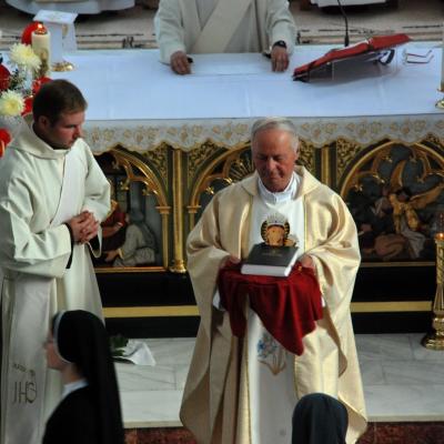7 octombrie: Cacica: Pelerinajul persoanelor consacrate la sanctuarul Maicii Domnului (II)