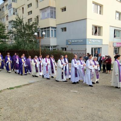 10 octombrie: Bacău: Înmormântarea pr. Ştefan Erdeş
