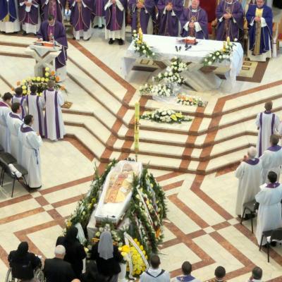 10 octombrie: Bacău: Înmormântarea pr. Ştefan Erdeş