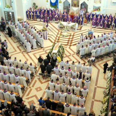 10 octombrie: Bacău: Înmormântarea pr. Ştefan Erdeş