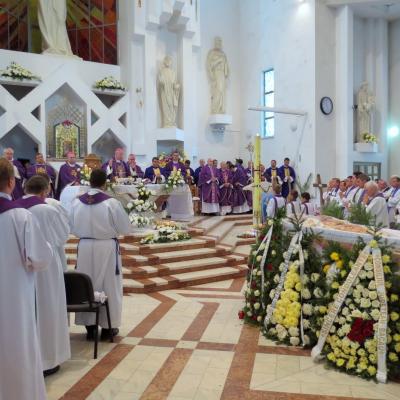 10 octombrie: Bacău: Înmormântarea pr. Ştefan Erdeş