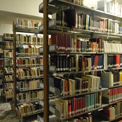 15 octombrie: Iaşi: Deschiderea bibliotecii Institutului Teologic Romano-Catolic