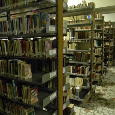 15 octombrie: Iaşi: Deschiderea bibliotecii Institutului Teologic Romano-Catolic