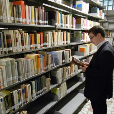 15 octombrie: Iaşi: Deschiderea bibliotecii Institutului Teologic Romano-Catolic