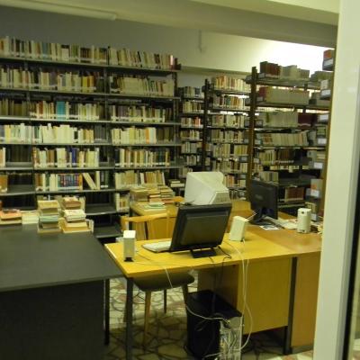 15 octombrie: Iaşi: Deschiderea bibliotecii Institutului Teologic Romano-Catolic