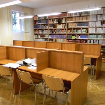 15 octombrie: Iaşi: Deschiderea bibliotecii Institutului Teologic Romano-Catolic