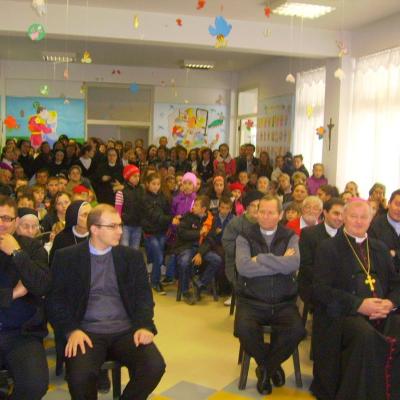 28 octombrie: Şcheia: 10 ani de la inaugurarea Casei "Fericita Clara"