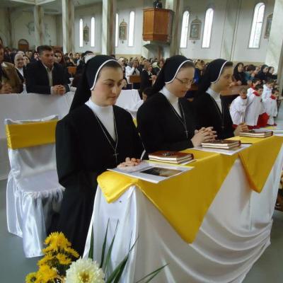 28 octombrie: Frumoasa: Profesiune religioasă