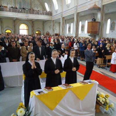 28 octombrie: Frumoasa: Profesiune religioasă