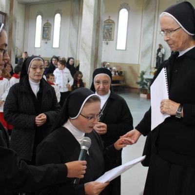 28 octombrie: Frumoasa: Profesiune religioasă