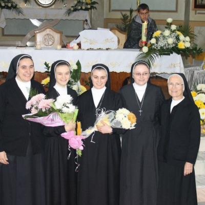 28 octombrie: Frumoasa: Profesiune religioasă
