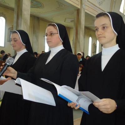 28 octombrie: Frumoasa: Profesiune religioasă
