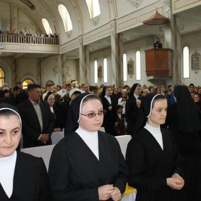 28 octombrie: Frumoasa: Profesiune religioasă