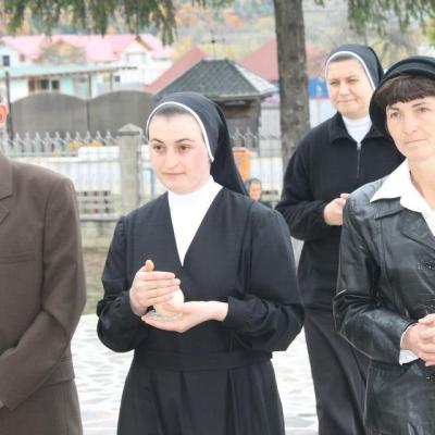 28 octombrie: Frumoasa: Profesiune religioasă