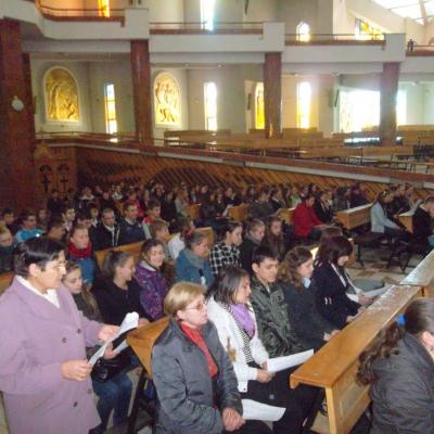 31 octombrie: Bacău: Liceeni în rugăciune